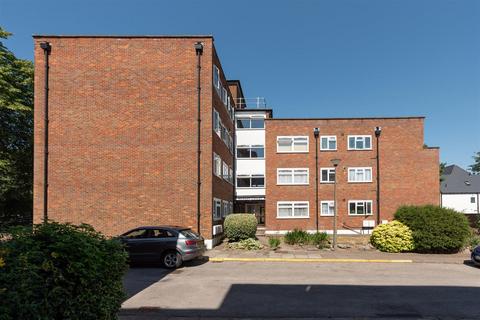 Flat 4, Henley Court Chase Side, London, N14 5HP