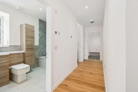 undefined, Piersfield Terrace, Edinburgh, EH8