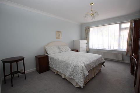 2 bedroom bungalow for sale, Barrington Close , Little Clacton