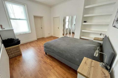 4 bedroom terraced house for sale, Seafield Terrace, South Shields