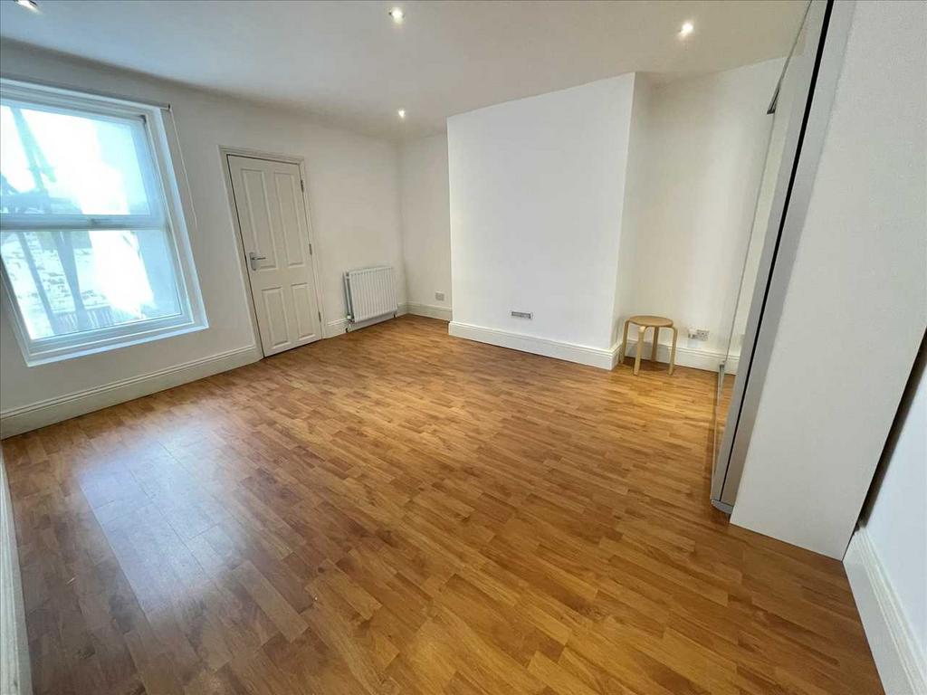 BEDROOM NO. 4 (rear)