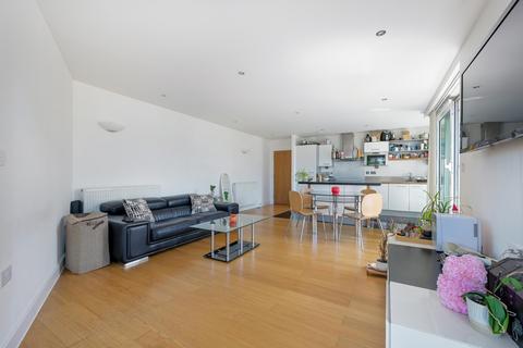 3 bedroom apartment for sale, Alaska Apartments, London, E16