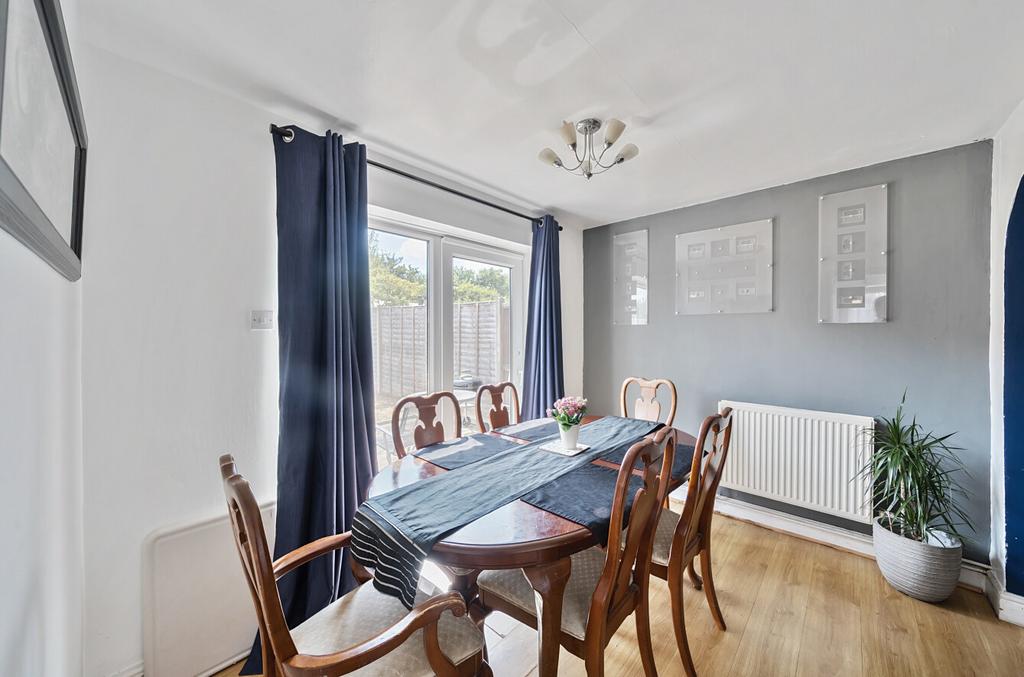 1327491-9-68761c5...