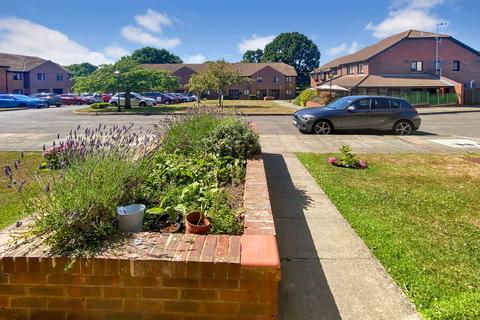 2 bedroom flat for sale, Loudon Way, Ashford TN23