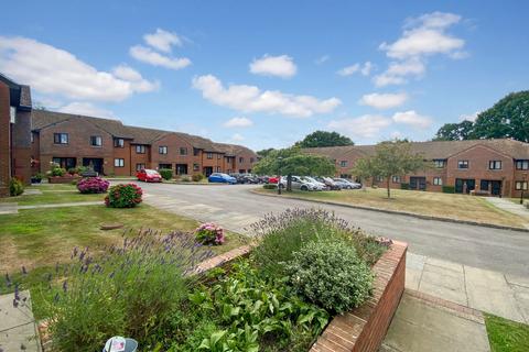 2 bedroom flat for sale, Loudon Way, Ashford TN23