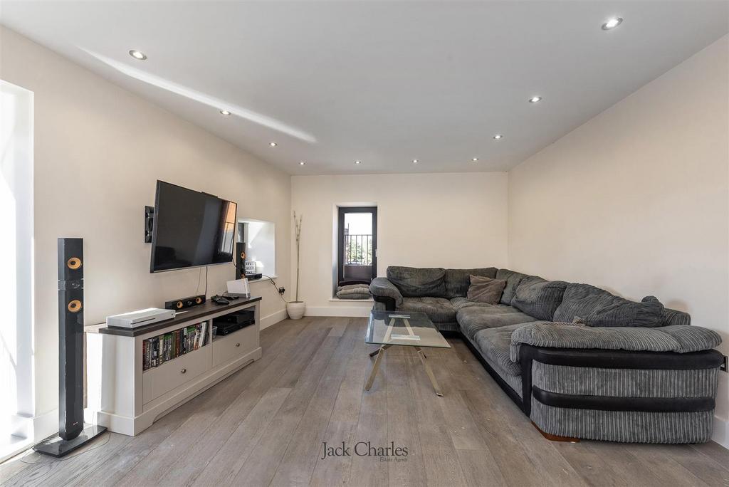 5 Ronnies Wharf, TN9 1 EX 007.jpg