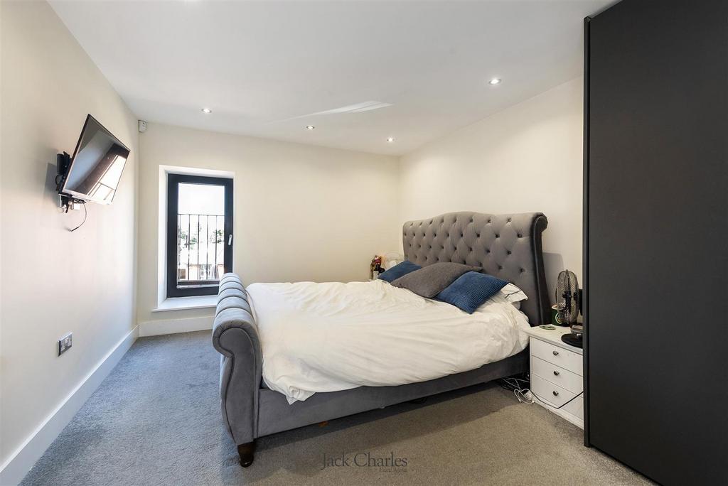 5 Ronnies Wharf, TN9 1 EX 013.jpg