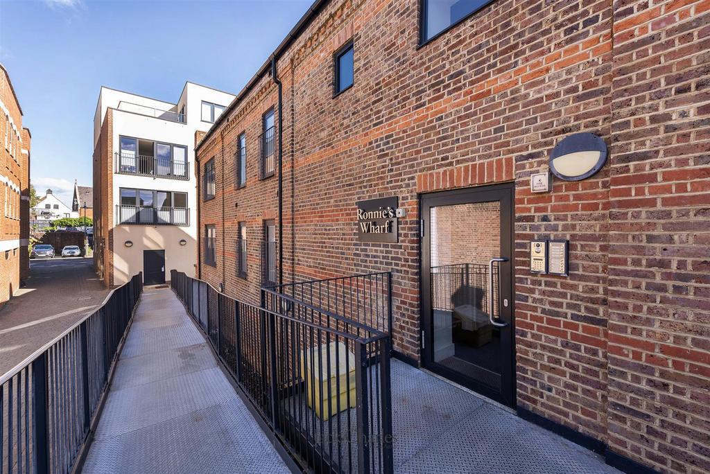 5 Ronnies Wharf, TN9 1 EX 002.jpg