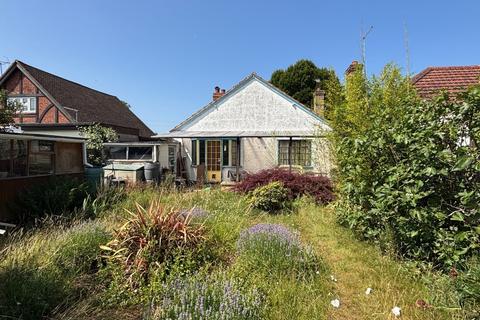 1 bedroom detached house for sale, Avondale Avenue, Staines-upon-Thames, Surrey, TW18