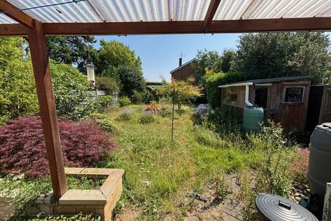 1 bedroom detached house for sale, Avondale Avenue, Staines-upon-Thames, Surrey, TW18