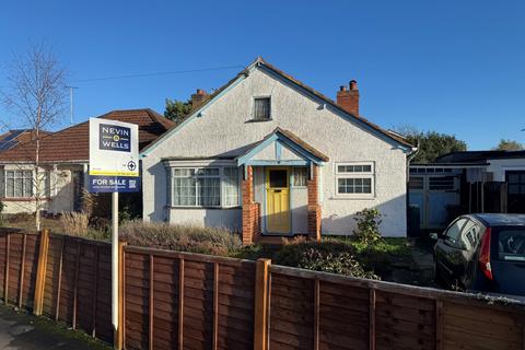 1 bedroom detached house for sale, Avondale Avenue, Staines-upon-Thames, Surrey, TW18