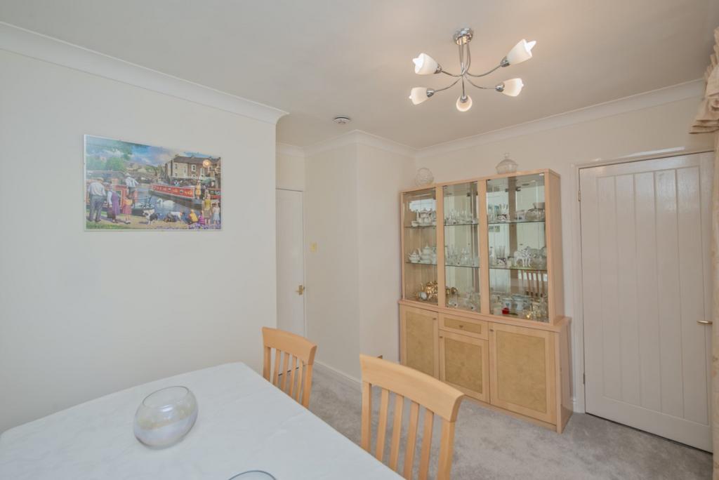 Dining/Bedroom