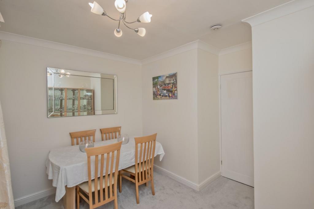 Dining/Bedroom