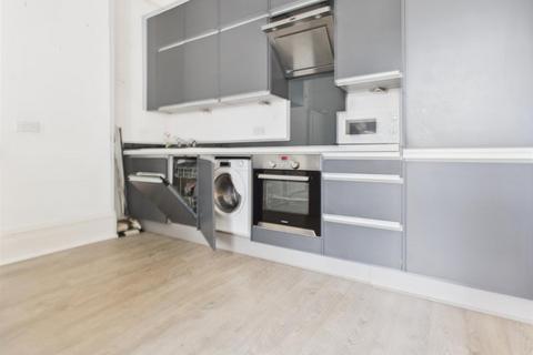 1 bedroom flat to rent, First Avenue, Hove