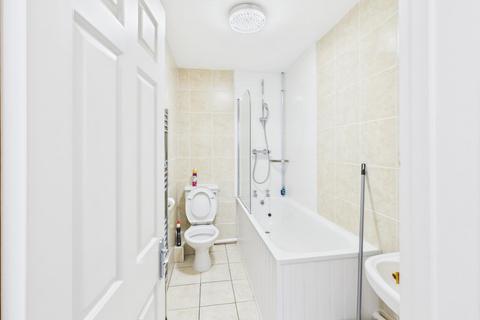 1 bedroom flat to rent, First Avenue, Hove