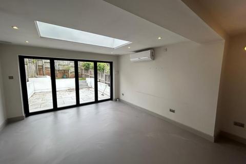 undefined, St Thomas's Mews, Guildford GU1