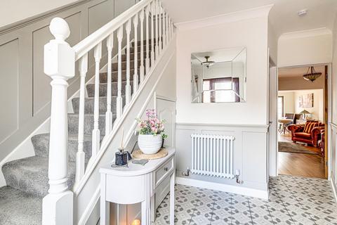 4 bedroom detached house for sale, Gifford Road, Benfleet, SS7