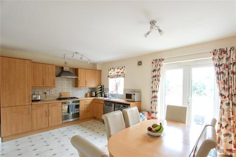 4 bedroom link detached house for sale, Murray Way, Wickford, Essex, SS12