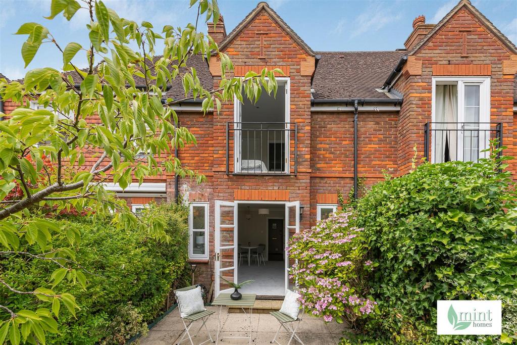 Mint homes 45 st martin mews  12 .JPG
