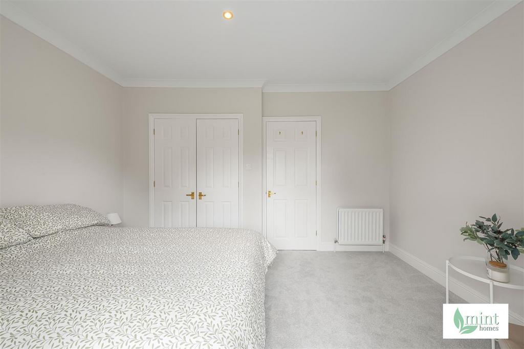 Mint homes 45 st martin mews  21 .JPG