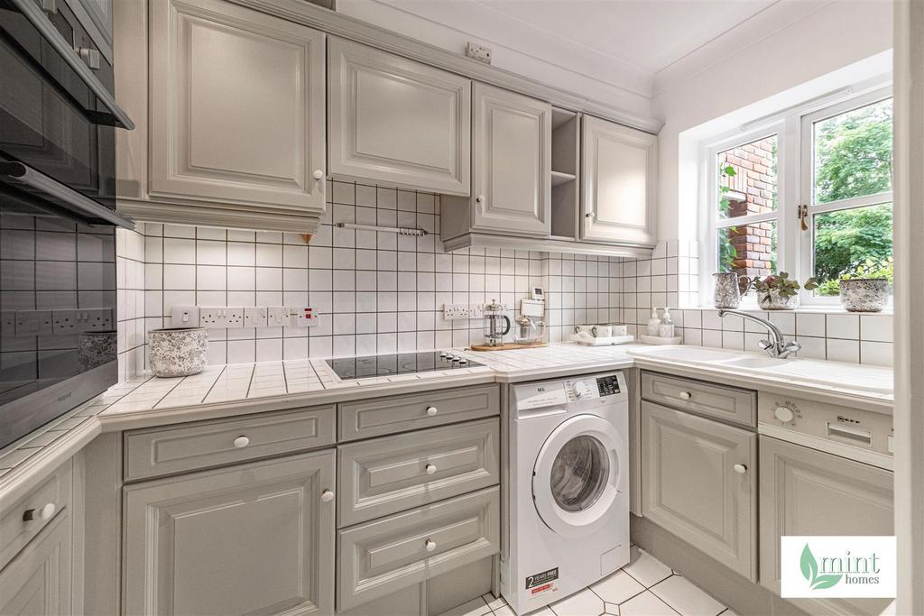 Mint homes 45 st martin mews  13 .JPG