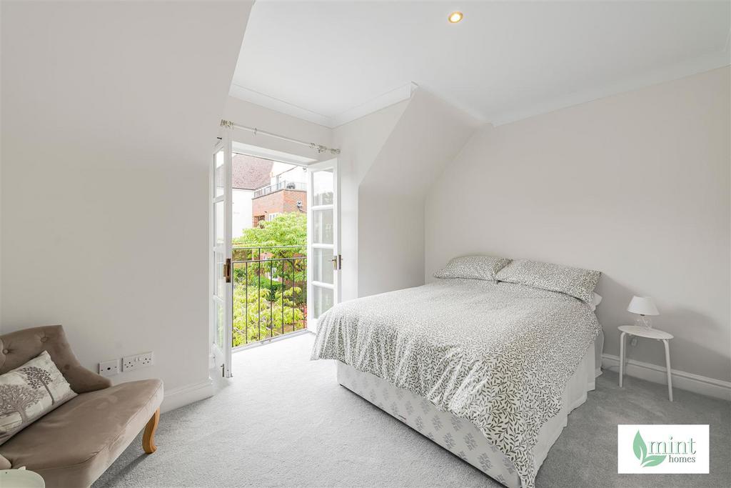 Mint homes 45 st martin mews  18 .JPG