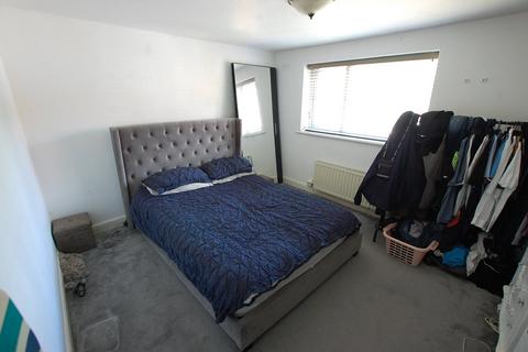 2 bedroom apartment to rent, Rosary Road, Greater Manchester OL8