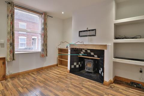 3 bedroom terraced house to rent, Victoria Road, Rushden