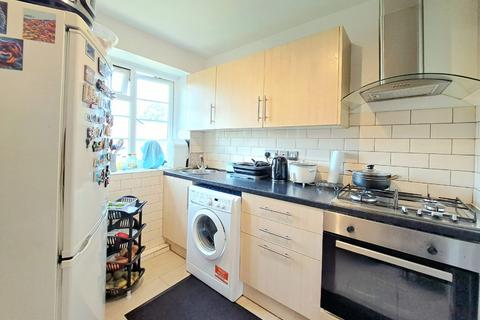2 bedroom flat for sale, Upper Tooting Road, London SW17