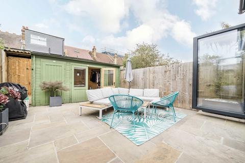31 Boscombe Road, London, SW17 9JL