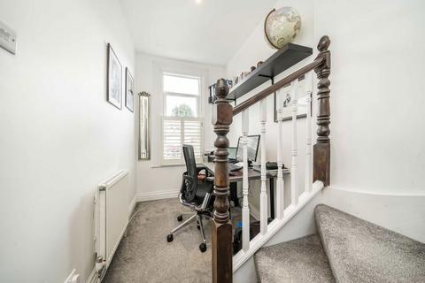 31 Boscombe Road, London, SW17 9JL