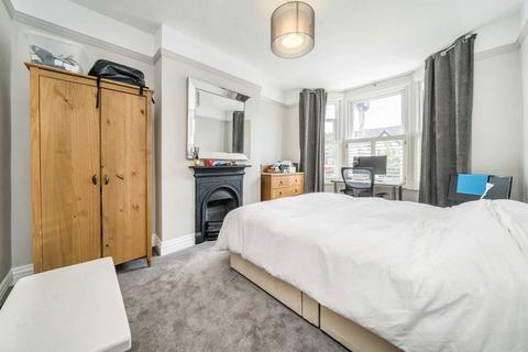 31 Boscombe Road, London, SW17 9JL