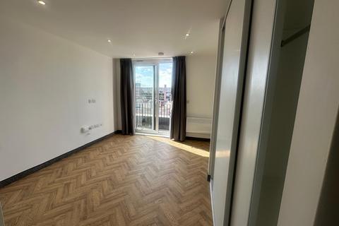 Studio to rent, Fleet Street, Leicester LE1