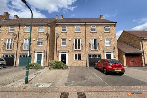 5 bedroom semi-detached house to rent, Lyvelly Gardens, Parnwell, Peterborough, PE1