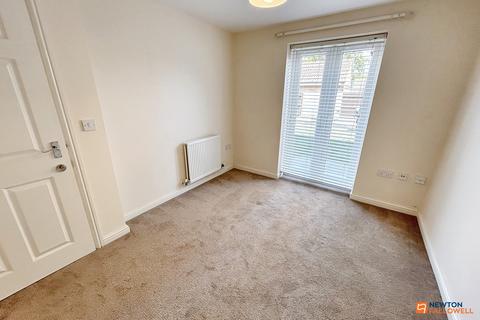 5 bedroom semi-detached house to rent, Lyvelly Gardens, Parnwell, Peterborough, PE1