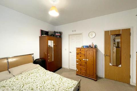 2 bedroom apartment for sale, Victoria Avenue, Southend-On-Sea SS2