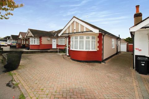 51 Kensington Drive, Woodford Green, IG8 8LW