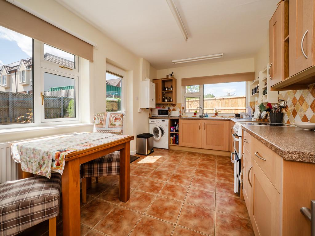 18 Russell Close-26