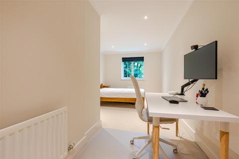2 bedroom apartment for sale, Fairways, Sunningdale