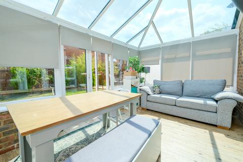 17 Cuckmere Way, Orpington, BR5 4FH