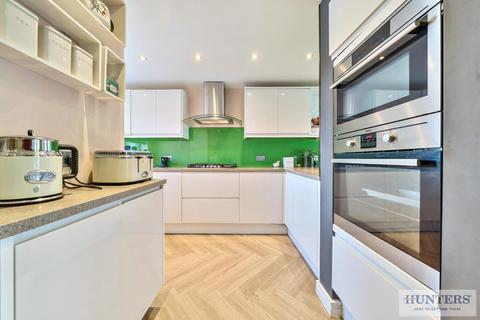 5 Monks Close, London, SE2 0QJ