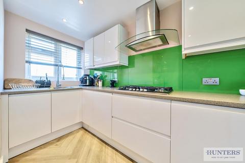 5 Monks Close, London, SE2 0QJ