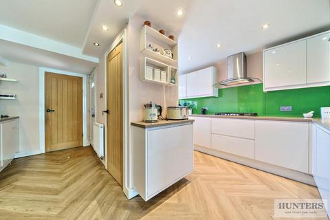 5 Monks Close, London, SE2 0QJ