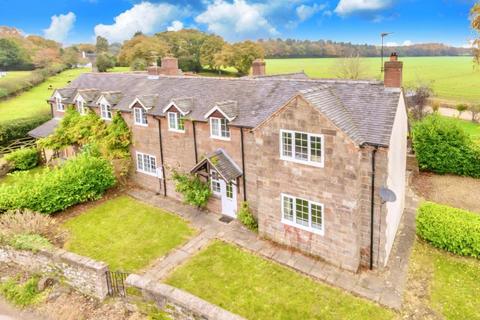 4 bedroom semi-detached house to rent, Howle, Newport