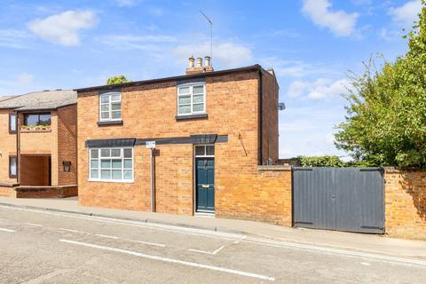 2 bedroom detached house for sale, Crouch Street, Banbury, OX16 9PP