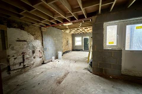 44 Tollington Road, London, N7 6PG