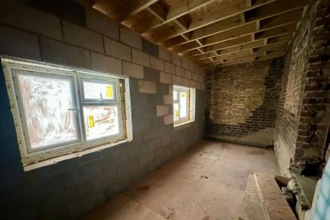 44 Tollington Road, London, N7 6PG