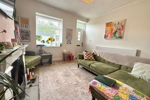 2 bedroom terraced house for sale, Ashmount, Clayton, Bradford