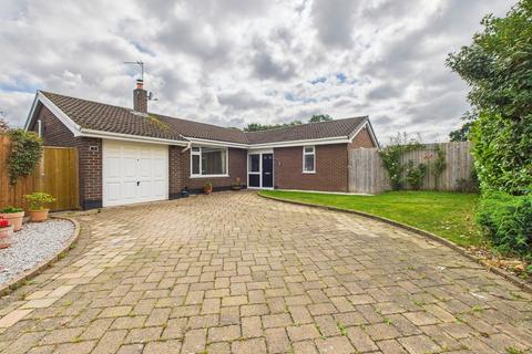 4 bedroom detached bungalow for sale, Barnfield, Tattenhall