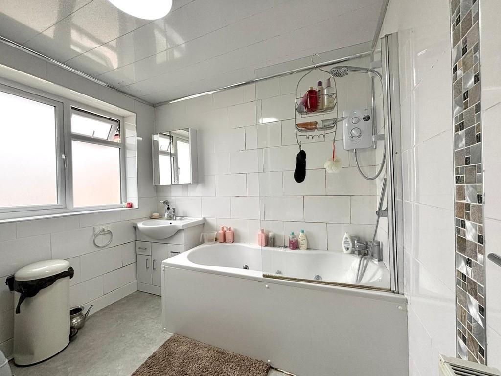 Bedroom two ensuite